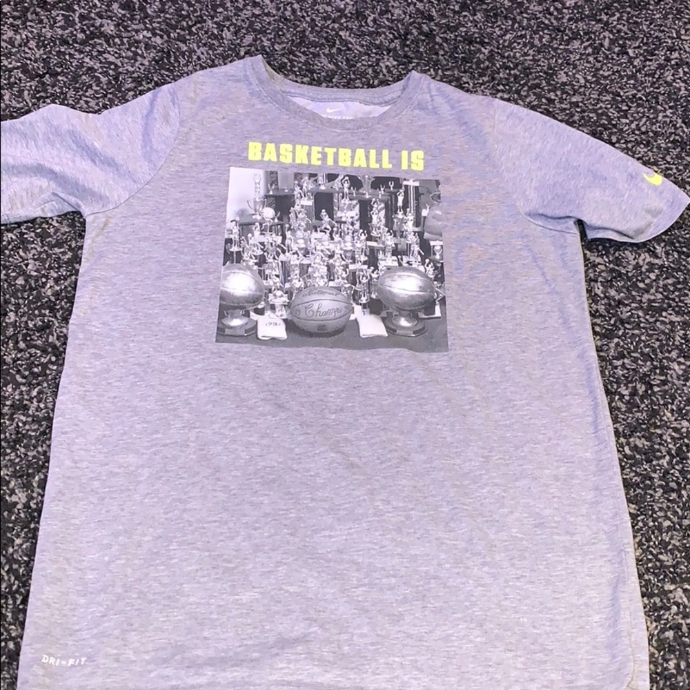 Nike boys t shirt